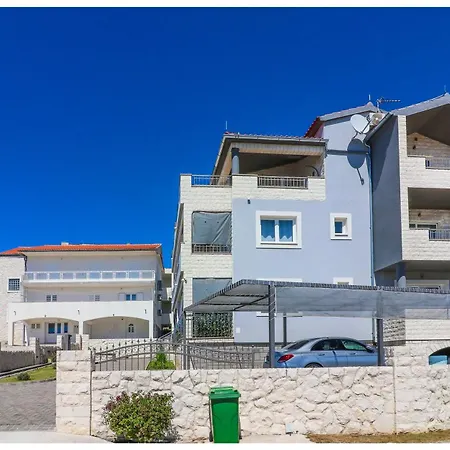 Apartment M&z