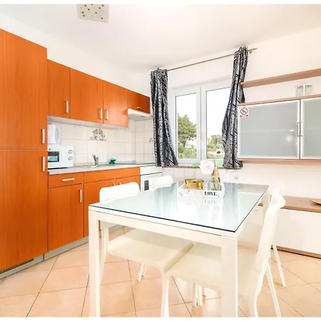 Apartment M&z Primošten