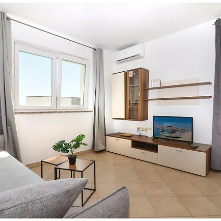 Apartment M&z Primosten