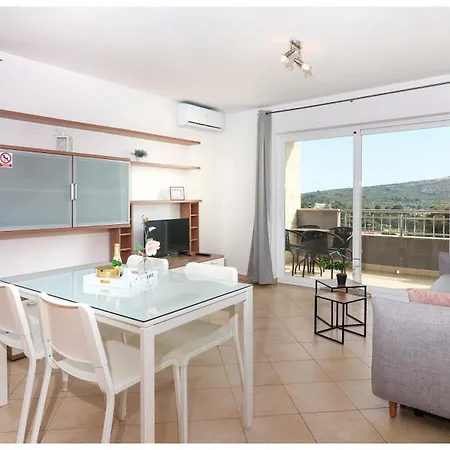 Apartment M&z Primosten