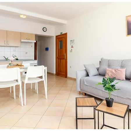 Apartment M&z
