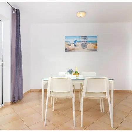 Apartment M&z Primosten