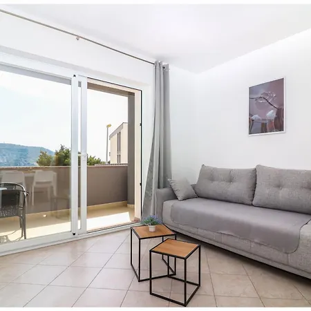 Apartment M&z Primosten