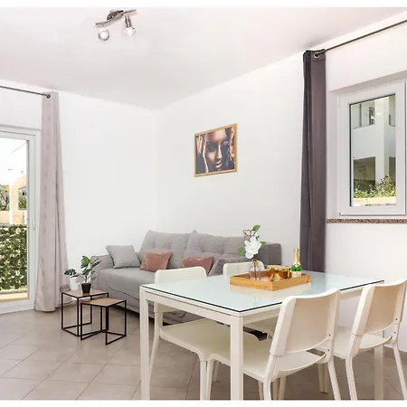 Apartment M&z