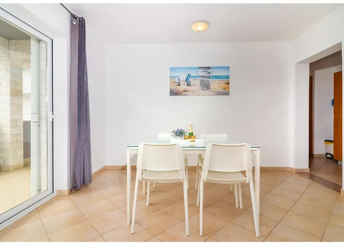 Apartment M&z Primosten